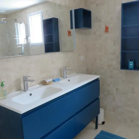 Le Vieux Chai * 圣马丹德雷